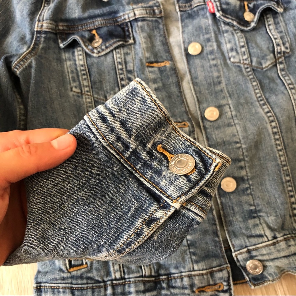 Levi’s Jean Jacket - Picture 5 of 11